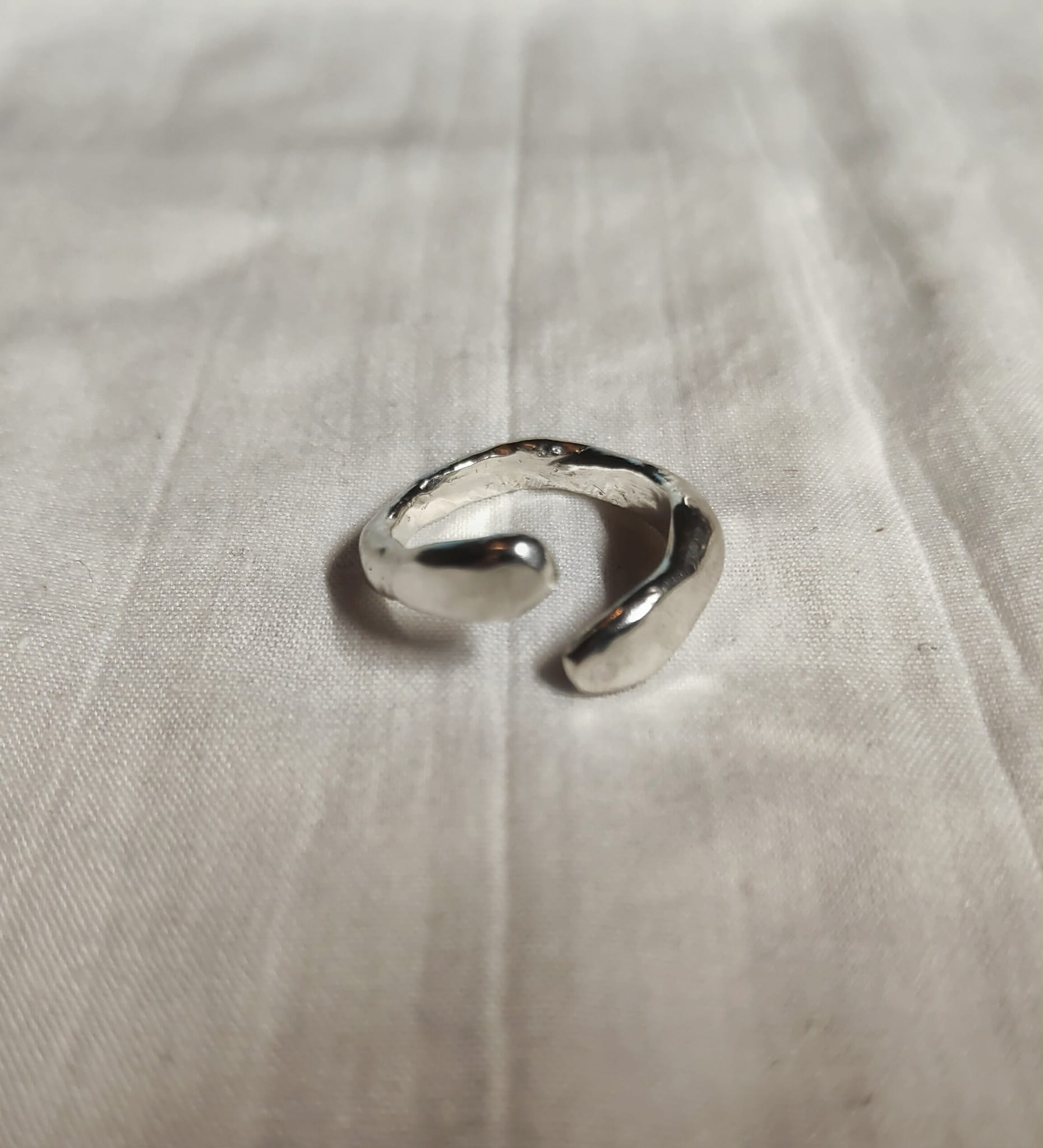 Chunky Cross-over Ring