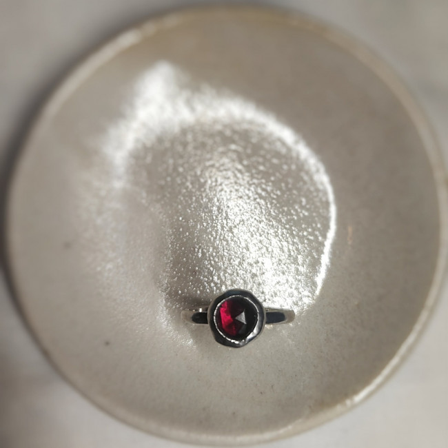 Garnet Ring (chequered top)